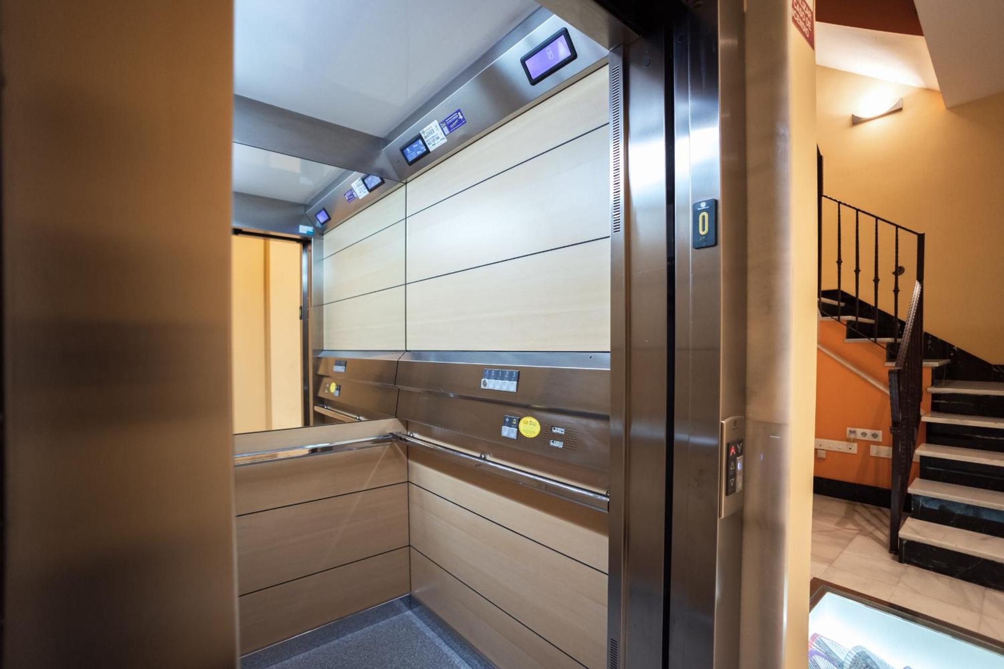Apartamentos Reyes Catolicos غرناطة المظهر الخارجي الصورة